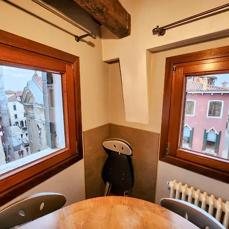 アパート Casanova Penthouse Near Rialto Rooftop View ヴェネツィア