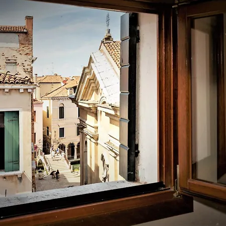 Casanova Penthouse Near Rialto Rooftop View