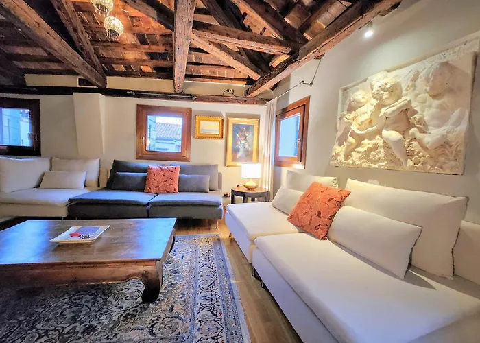 Casanova Penthouse Near Rialto Rooftop View Appartement